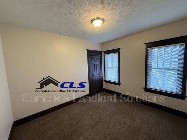 Building Photo - 1725 Garfield Ave