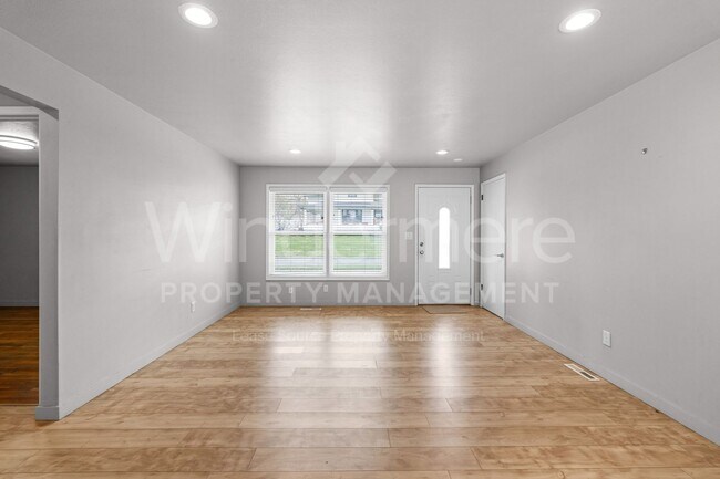 Building Photo - 1402 S Jefferson St