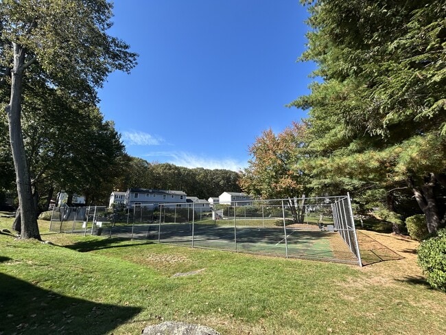 Building Photo - 270 Sunderland Rd