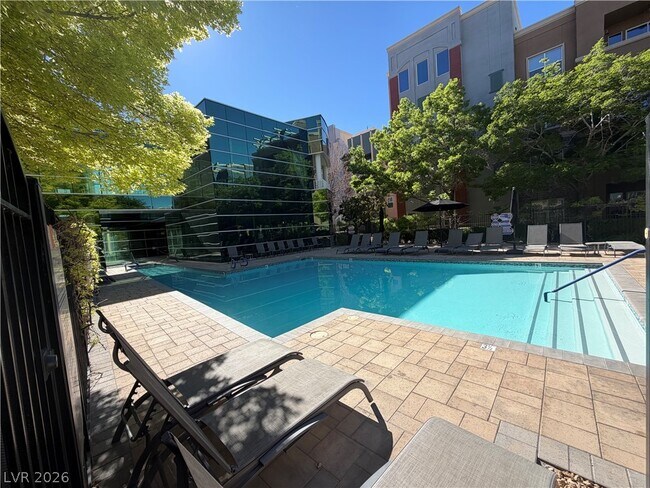 Building Photo - 38 E Serene Ave