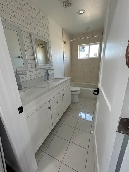 Building Photo - 110 Bison Ln