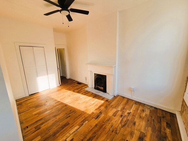 Building Photo - Be the First! Beautifully renovated townho...