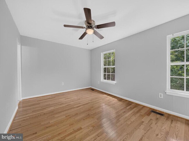 Building Photo - 15057 Cherrydale Dr