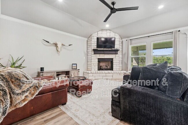 Building Photo - 3310 Windcrest Dr