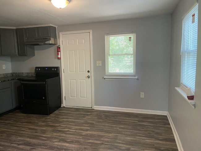 Building Photo - 207 Colleton Rd