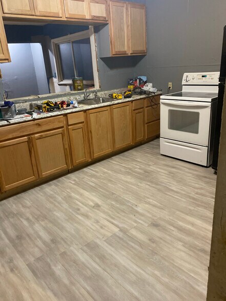 Building Photo - 1848 N Poplar St