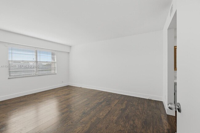 Building Photo - 12950 SW 4th Ct