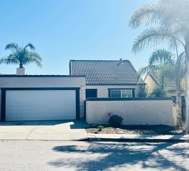 Building Photo - 126 Serra Ct