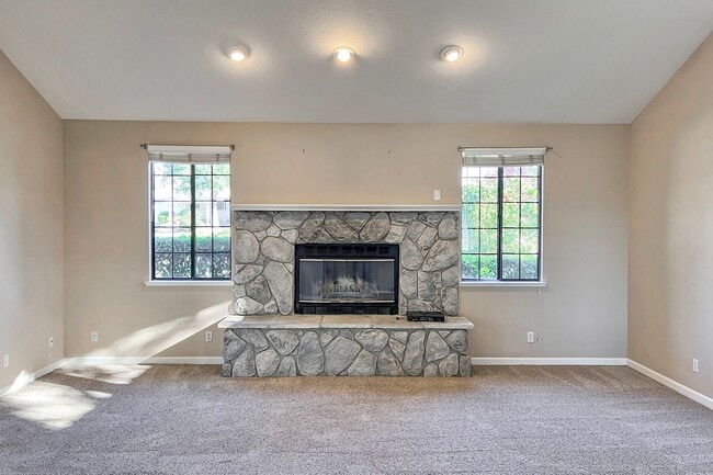 Building Photo - Hollister Home in Ridgemark Gated Community