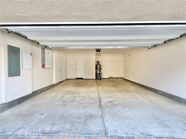 Building Photo - 4553 S Patterson Paseo