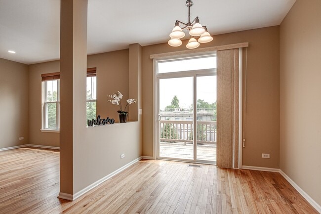 Building Photo - 1817 Crenshaw Cir