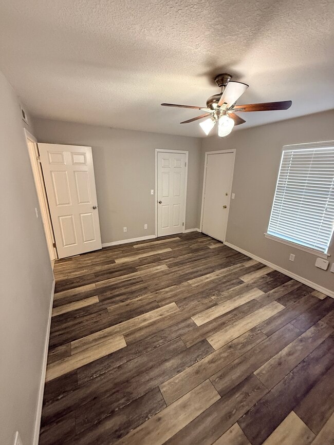 Building Photo - 822 Hardy Springs Cir