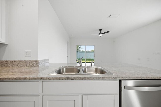 Building Photo - 34118 Jasper Stone Dr