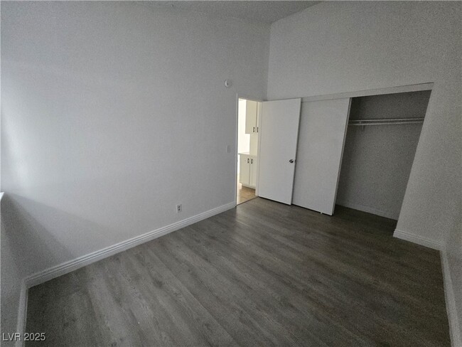 Building Photo - 9104 Quiet Cove Way