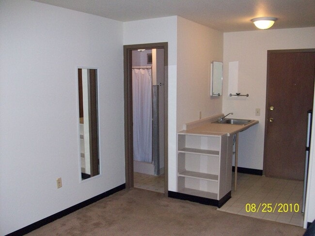 Interior Photo - 45 N Orchard St