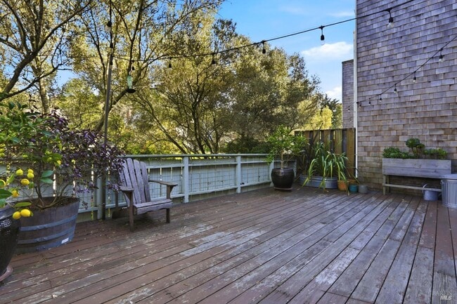 Building Photo - 122 Mariner Green Ct