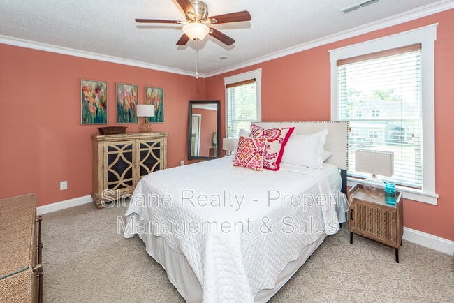 Building Photo - 834 Harbor Pl Dr