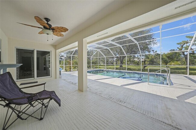 Building Photo - 2925 Magdalina Dr