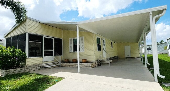 Building Photo - 233 Rainbow Dr