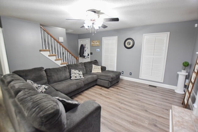 Building Photo - Pet Friendly Three Bedroom with Basement!