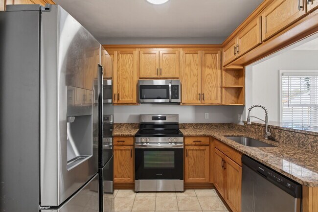 Building Photo - 2818 Tidewater Dr