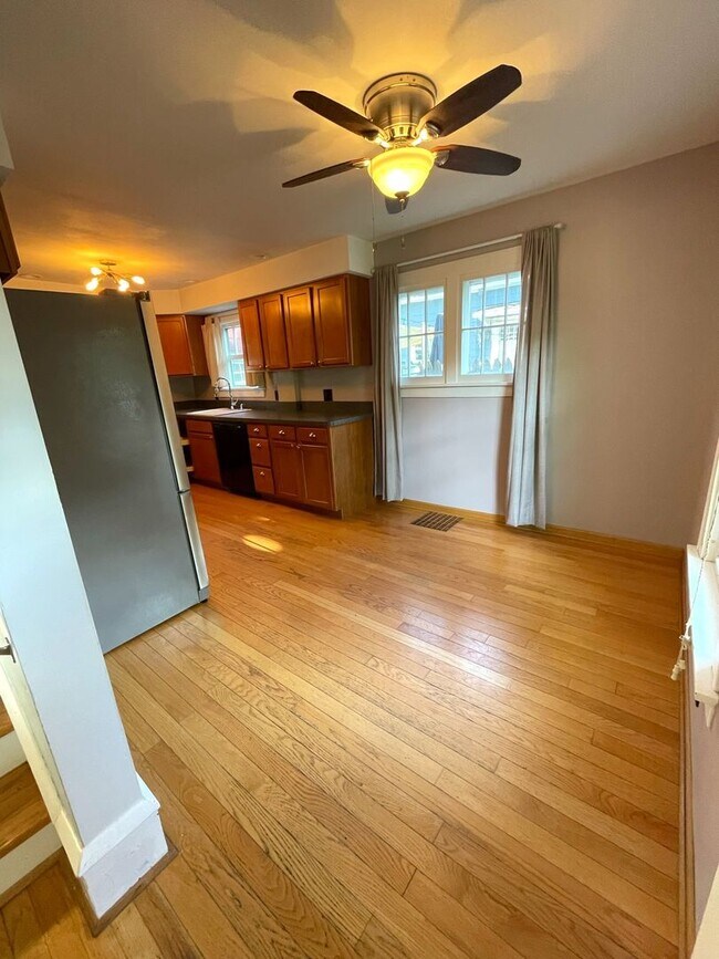 Building Photo - Spacious 3-Bedroom with Finished Basement | Flexible Move-in Date Available