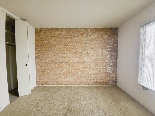 Building Photo - 712 Concord Ln