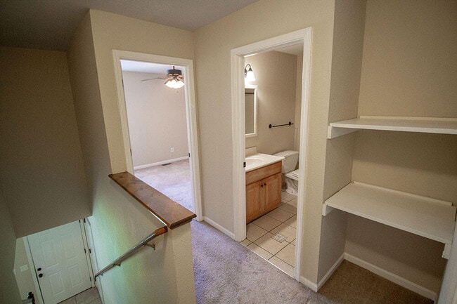 Building Photo - 1329 Valley Creek Ln