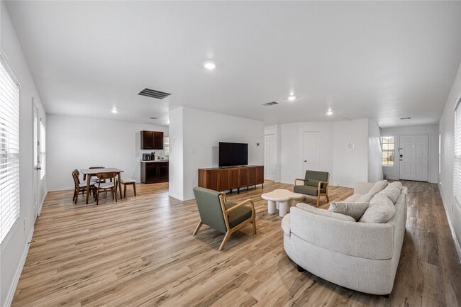 Building Photo - 32610 Orchard Haze Dr