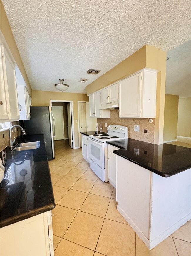 Building Photo - 6203 Havendale Dr