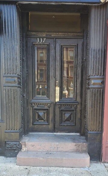 Front Doors - 337 Washington St