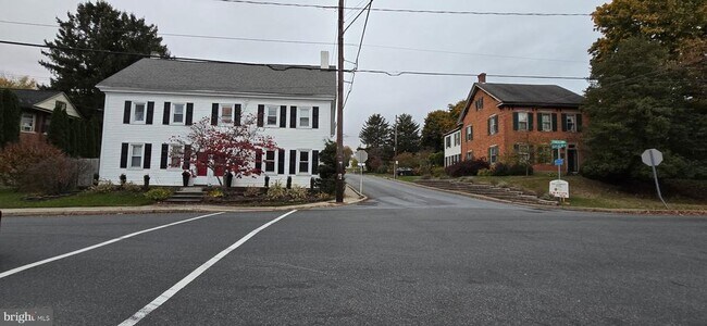 Building Photo - 2196 Spinnerstown Rd