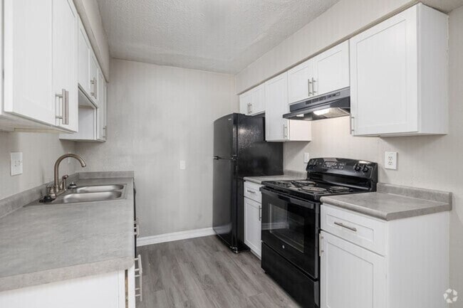 Building Photo - 2 Bedroom Availability