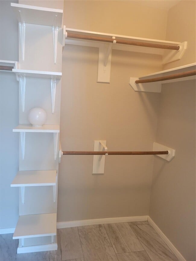 Building Photo - 13726 Rocky Bluff Dr