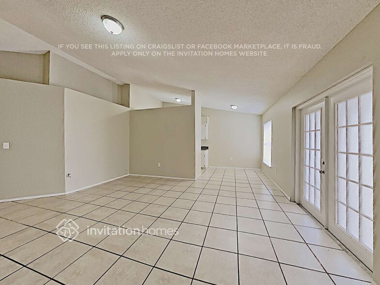 Building Photo - 704 Waterbridge Dr