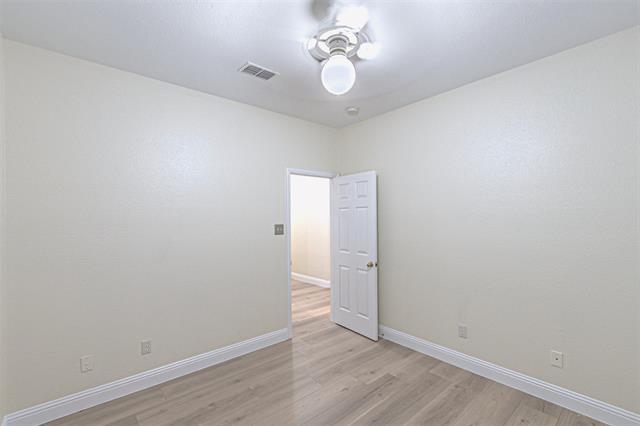 Building Photo - 10601 Robincreek Ln