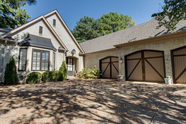 Building Photo - 3181 Cheval Dr