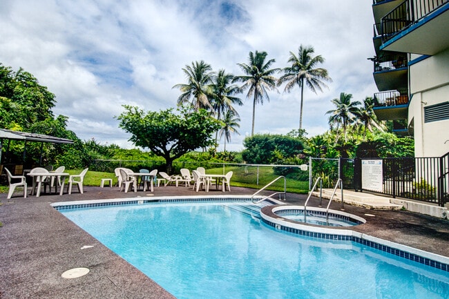 Building Photo - 2405 Kalanianaole St