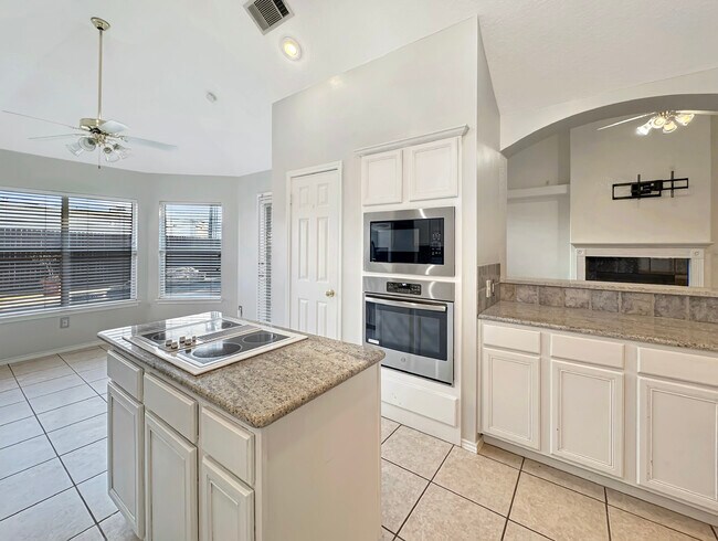 Building Photo - 5106 Ascot Pl