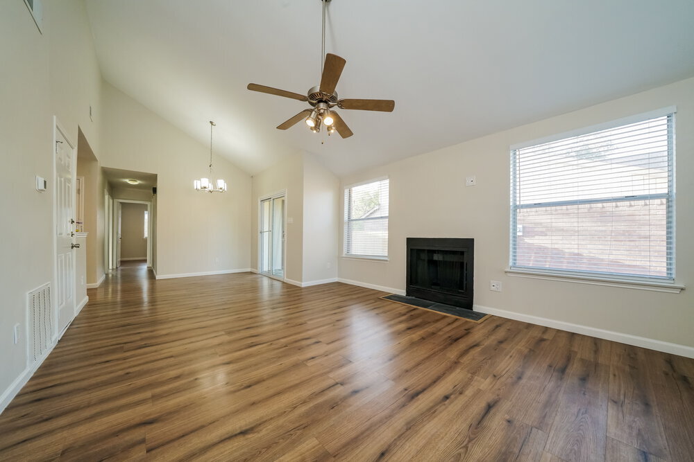 Building Photo - 6732 Woodsmoke Way