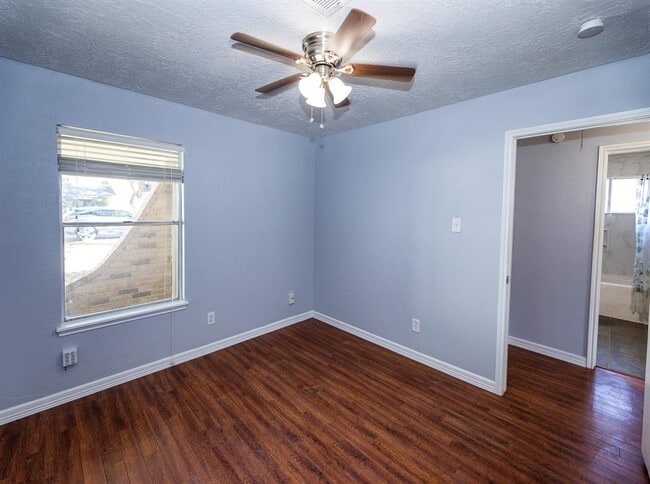 Building Photo - 218 Page Ln