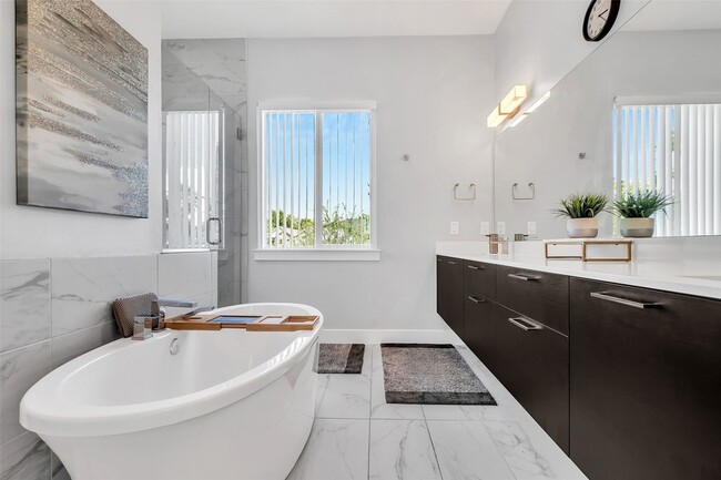 Building Photo - 5021 Nichols St