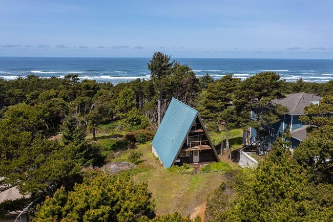 Building Photo - 2780 SW Breakers Dr