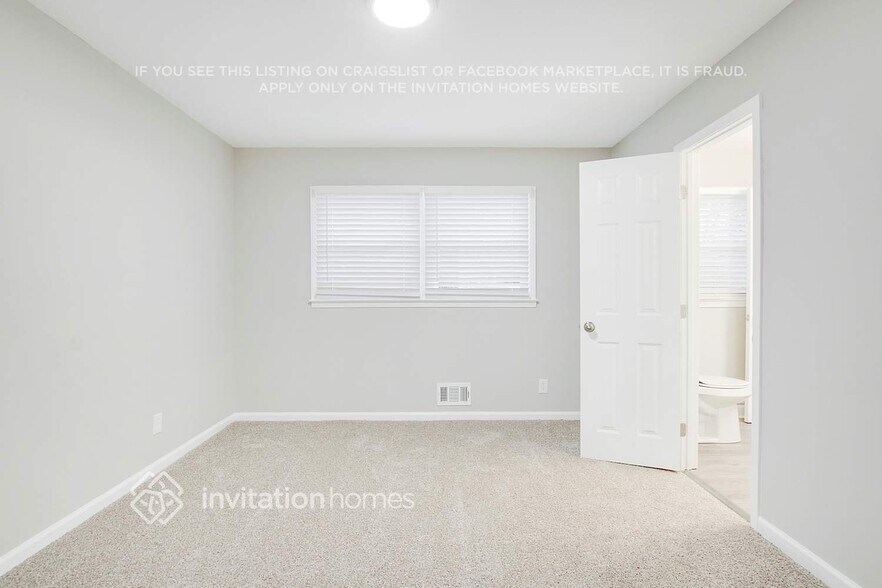 Building Photo - 4965 Forest Ave