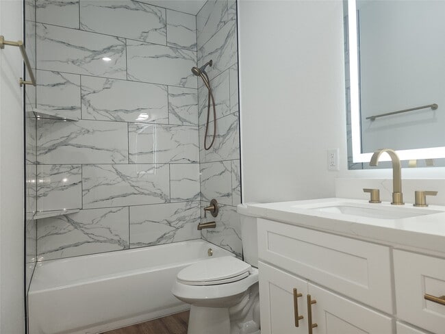 Building Photo - 6719 Roanoke St