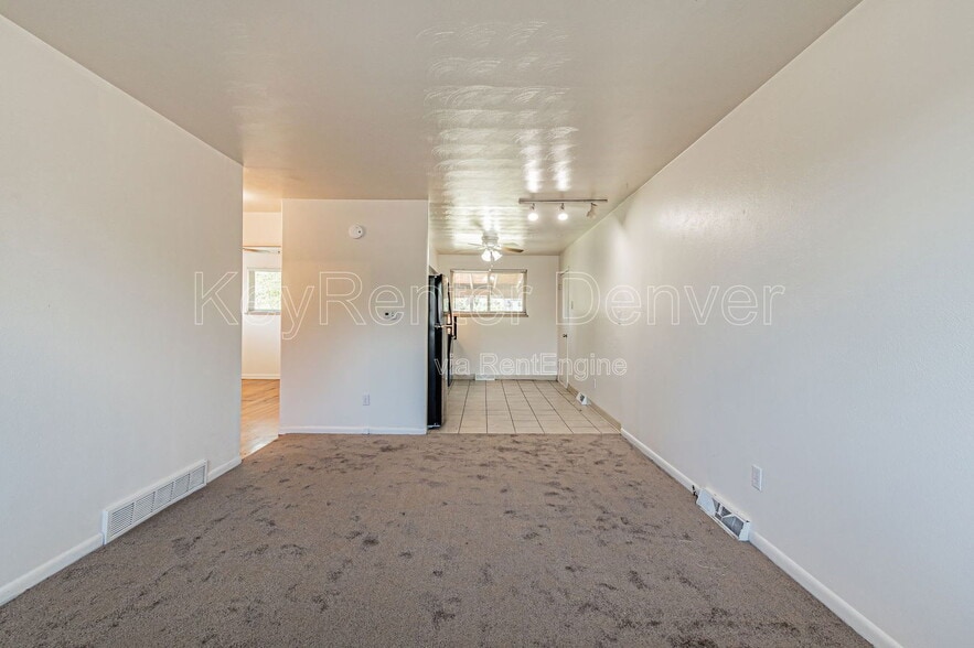 Building Photo - 57 Newland Ct
