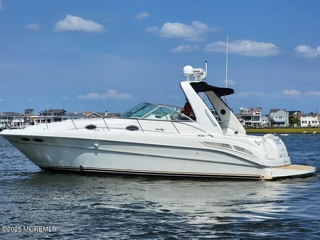 Building Photo - 304 6th Ave