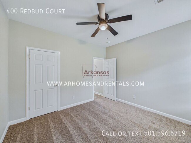 Building Photo - 400 Redbud Ct