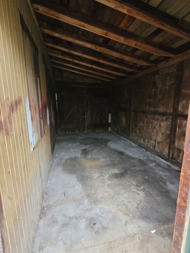 Building Photo - 40 N Chestnut St