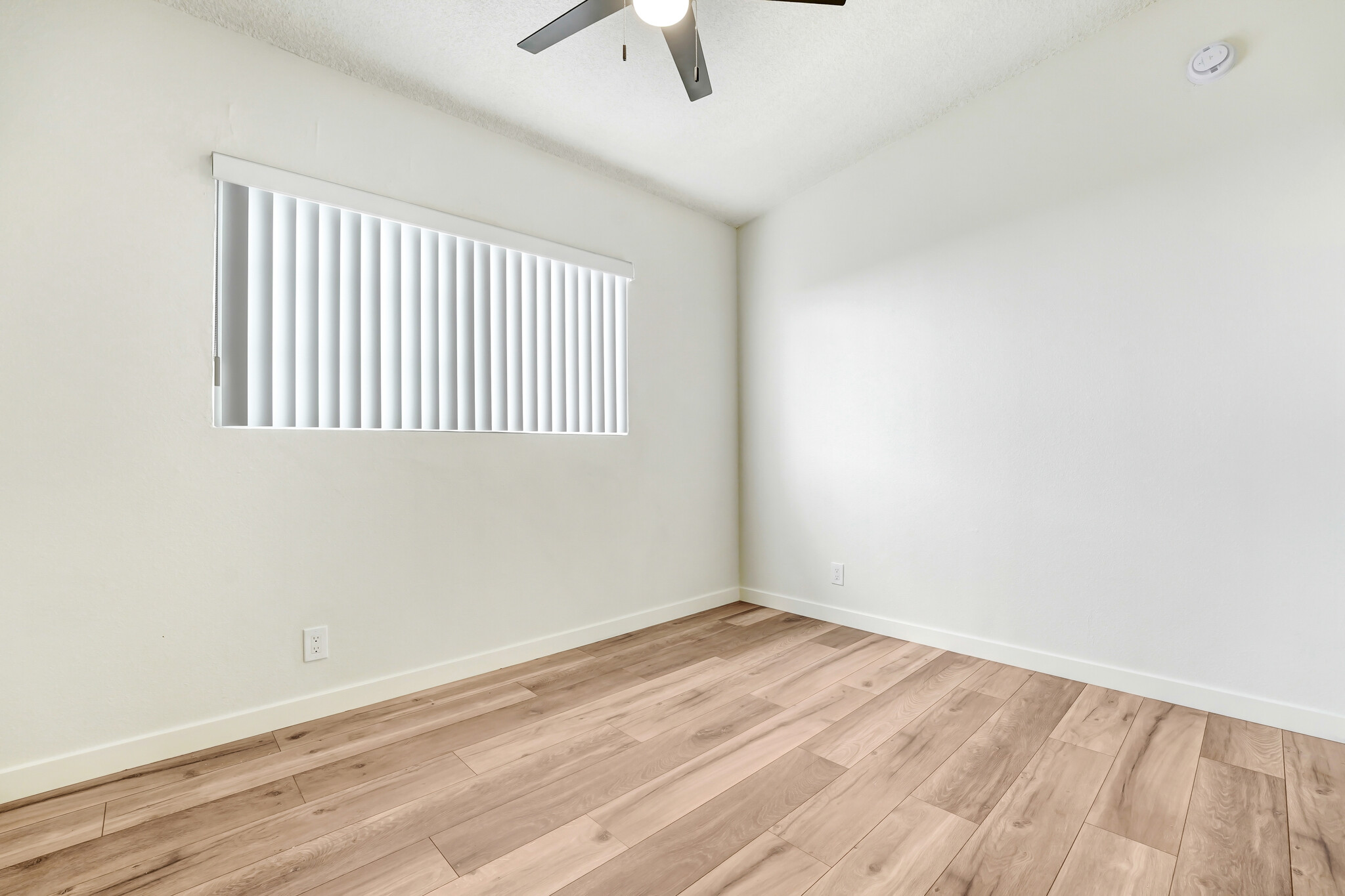 bed 2 - 12058 Culver Blvd